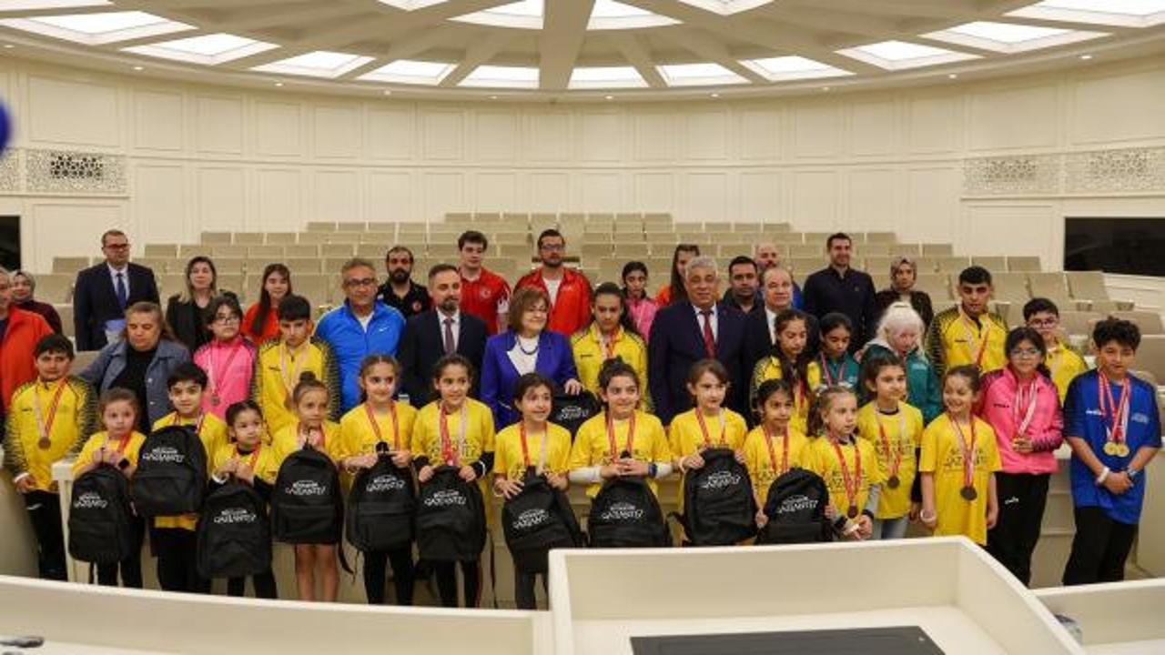 Fatma Şahin, şampiyon sporcularla bir araya geldi