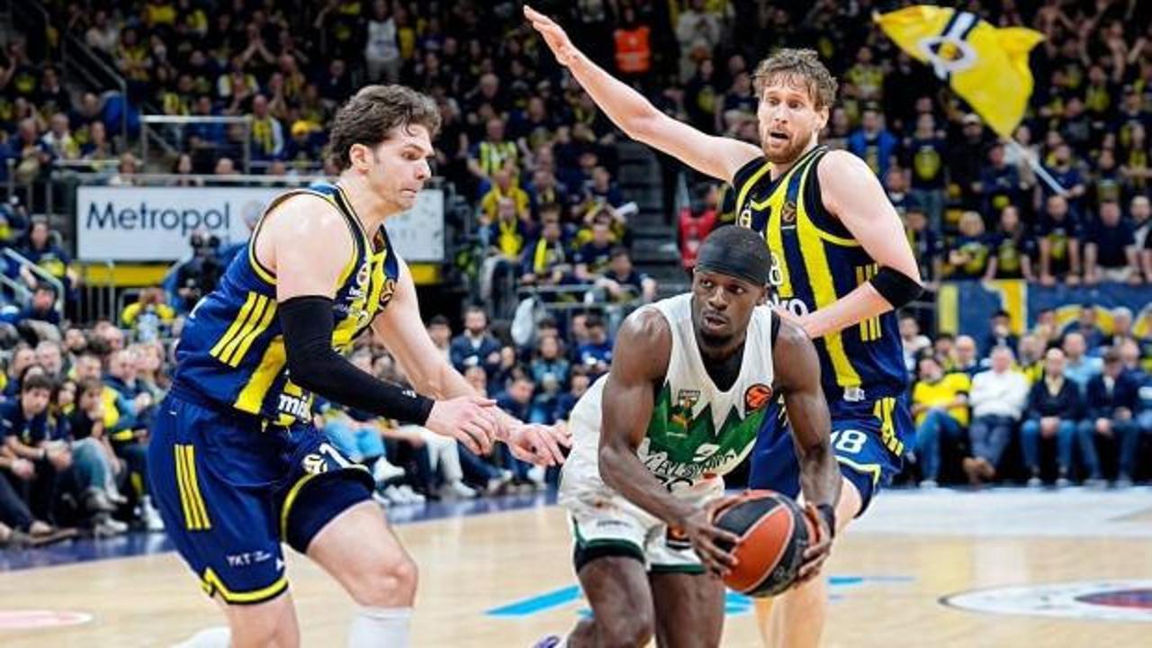 Fenerbah&ccedil;e Beko kaybetti! Seri 2-1'e geldi