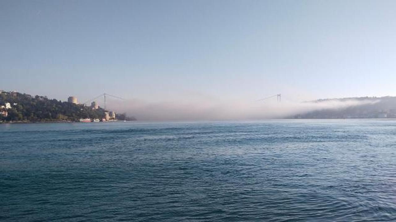 İstanbullular sisle uyandı, vapur seferleri iptal