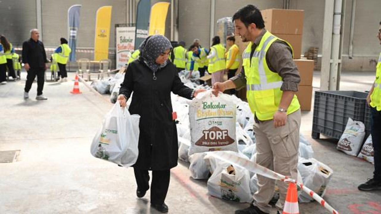 Konya B&uuml;y&uuml;kşehir &ldquo;Balkonlar Bostan Olsun&rdquo; projesinde bostan setlerinin dağıtımına başladı