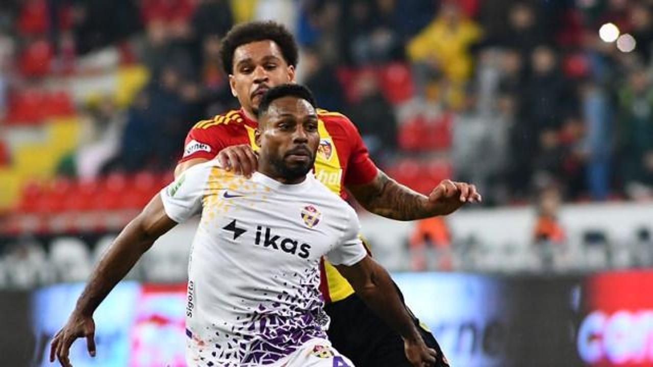 Süper Lig'in bitimine 2 hafta kaldı! 5 takım kümede kalmak için direniyor!