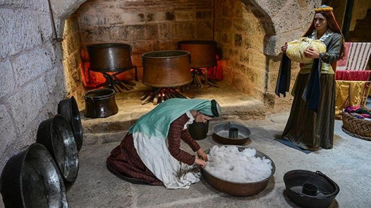 Topkapı Sarayı'nın harem b&ouml;l&uuml;m&uuml;ndeki "Kadınefendiler ve Cariyeler Taşlığı" ziyarete a&ccedil;ıldı