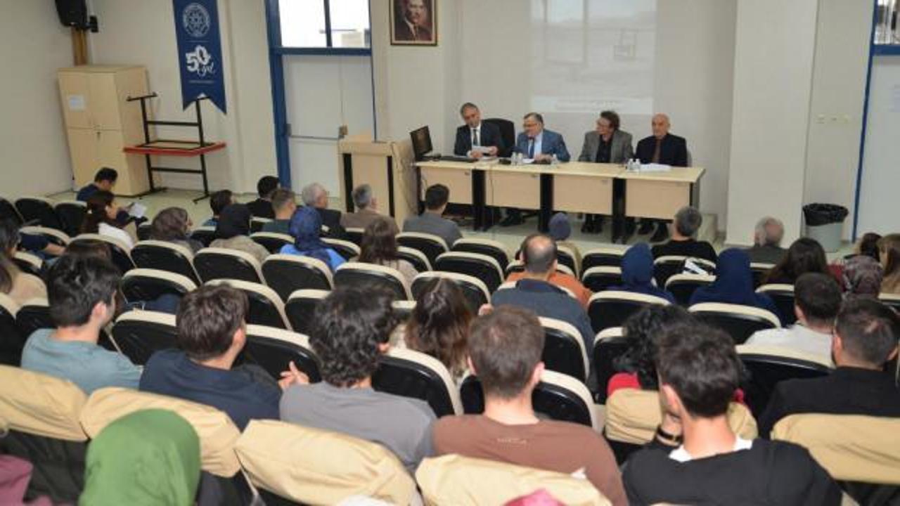 Uludağ &Uuml;niversitesi&rsquo;nde Fethi Gemuhluoğlu konuşuldu