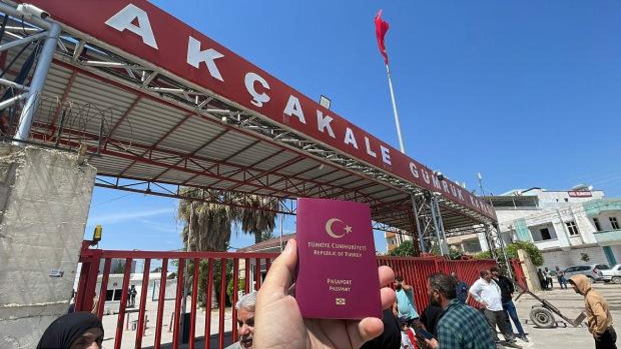Ak&ccedil;akale G&uuml;mr&uuml;k Kapısı&rsquo;ndan 12 yıl sonra pasaportlu ge&ccedil;iş başladı