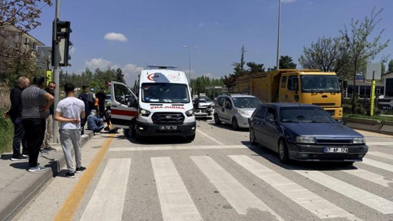 Ankara'da 3 ara&ccedil;lık zincirleme kaza!