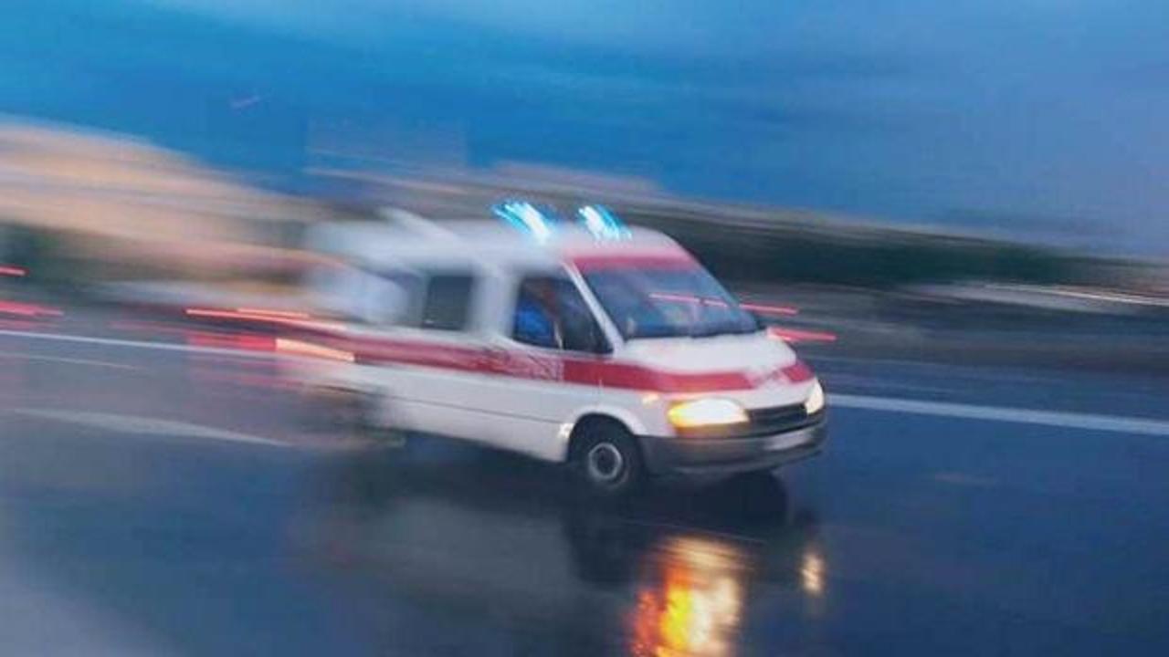 Antalya'da feci kaza: Tırın altında kalan 19 yaşındaki gen&ccedil; hayatını kaybetti