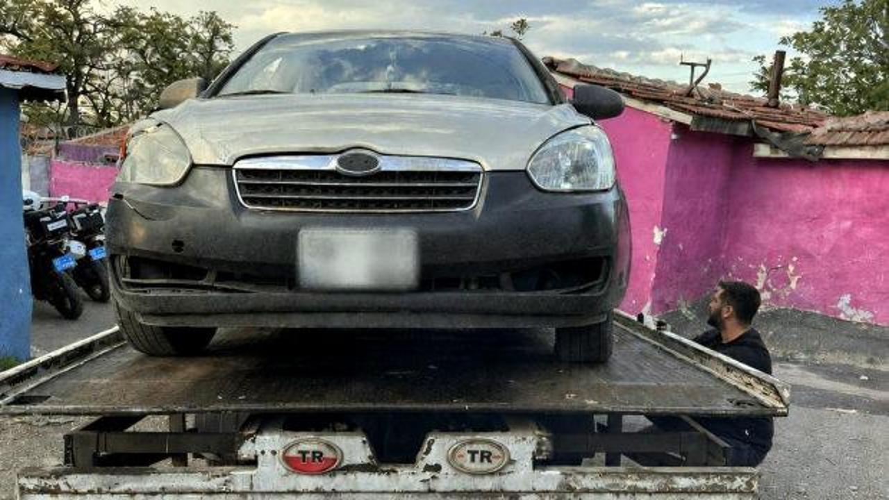 &lsquo;Dur&rsquo; ihtarına uymayan ehliyetsiz s&uuml;r&uuml;c&uuml;ye 300 bin lira ceza!