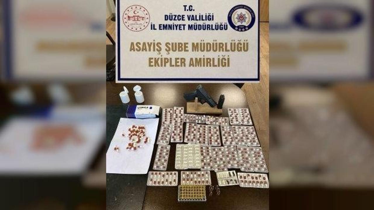 D&uuml;zce&rsquo;de 1 milyon liralık sentetik hap ele ge&ccedil;irildi; 1 g&ouml;zaltı