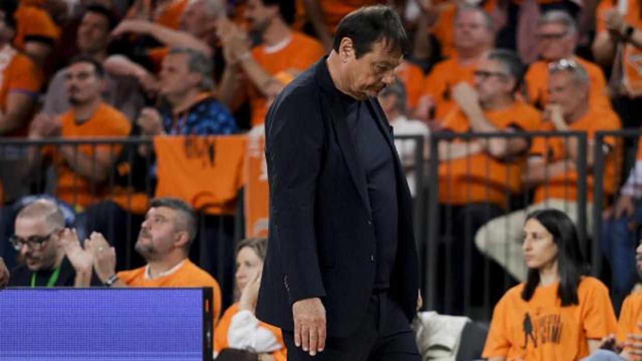 Ergin Ataman'a b&uuml;y&uuml;k şok! EuroLeague'e veda etti