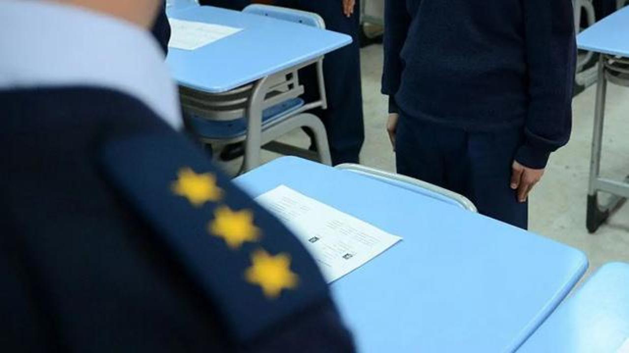 Sınav sorularını &ouml;rg&uuml;t mensuplarına dağıtan 7 kişi g&ouml;zaltına alındı