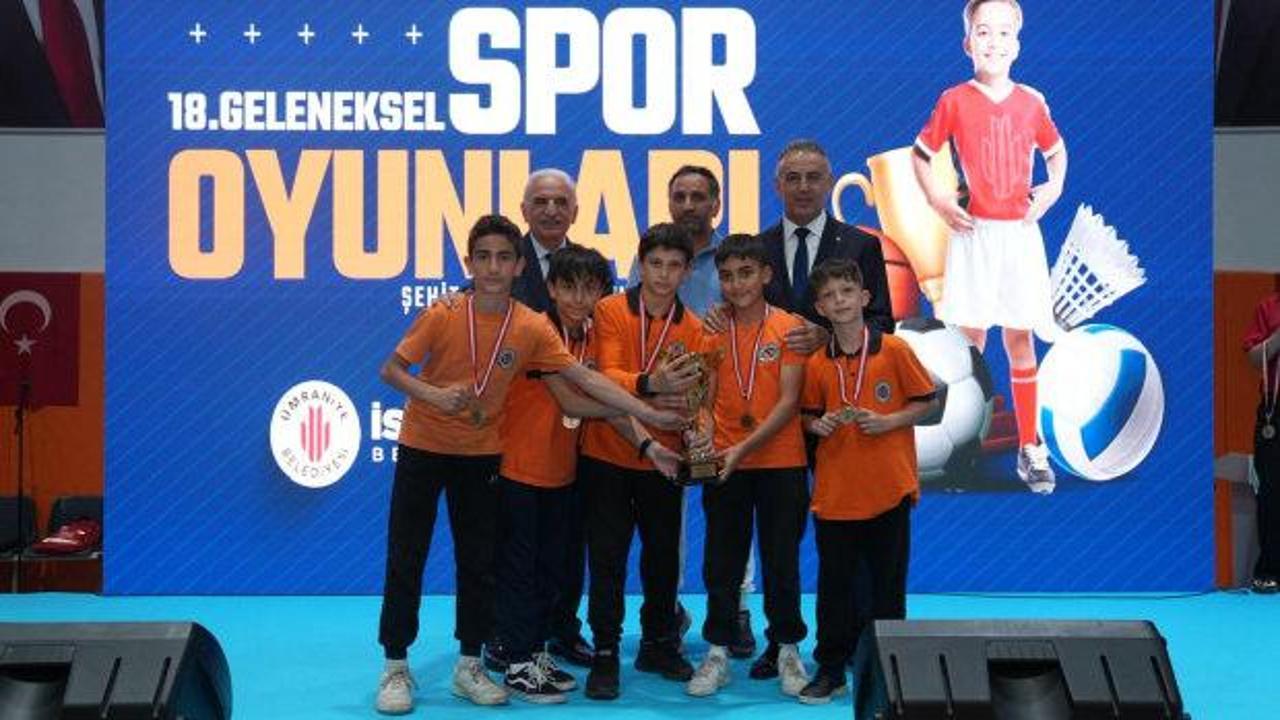 38 bin 500 &ouml;ğrencinin katıldığı 18. Geleneksel Spor Oyunları coşkulu t&ouml;renle sona erdi