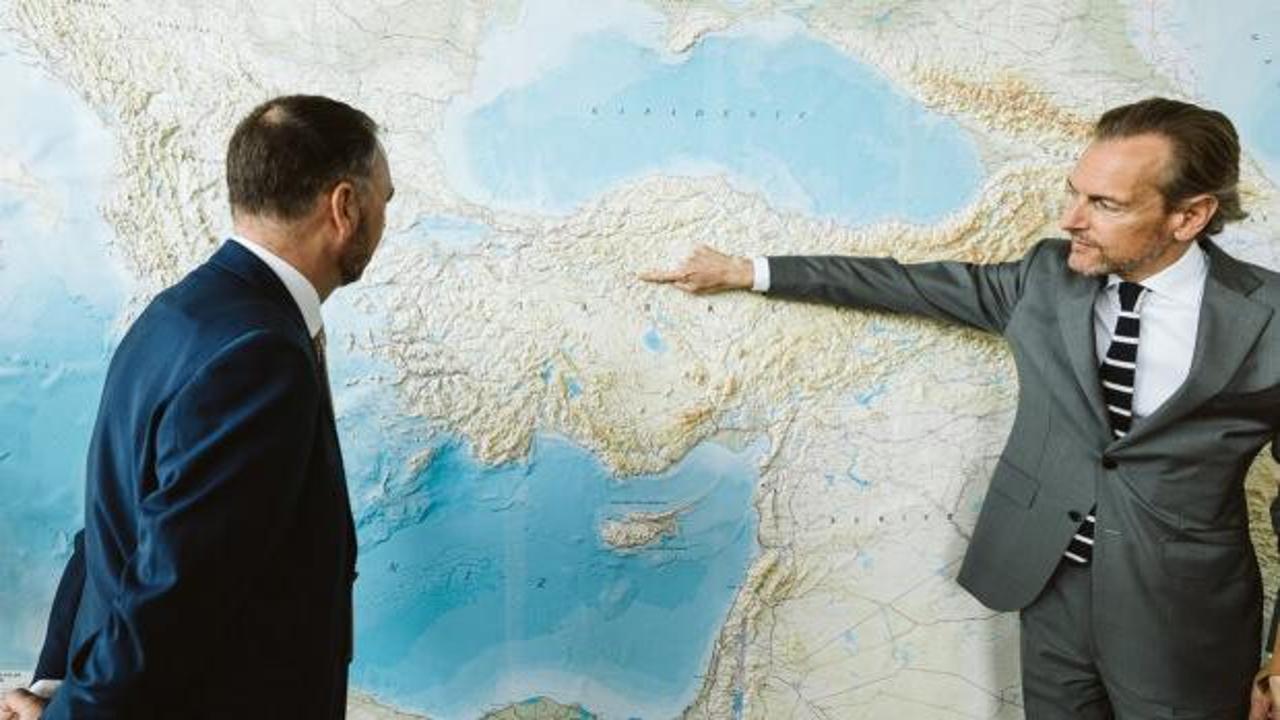Avrupa'nın kaderini T&uuml;rkiye yazıyor: "B&uuml;y&uuml;k NATO ortağı olarak ele alma zamanı geldi"