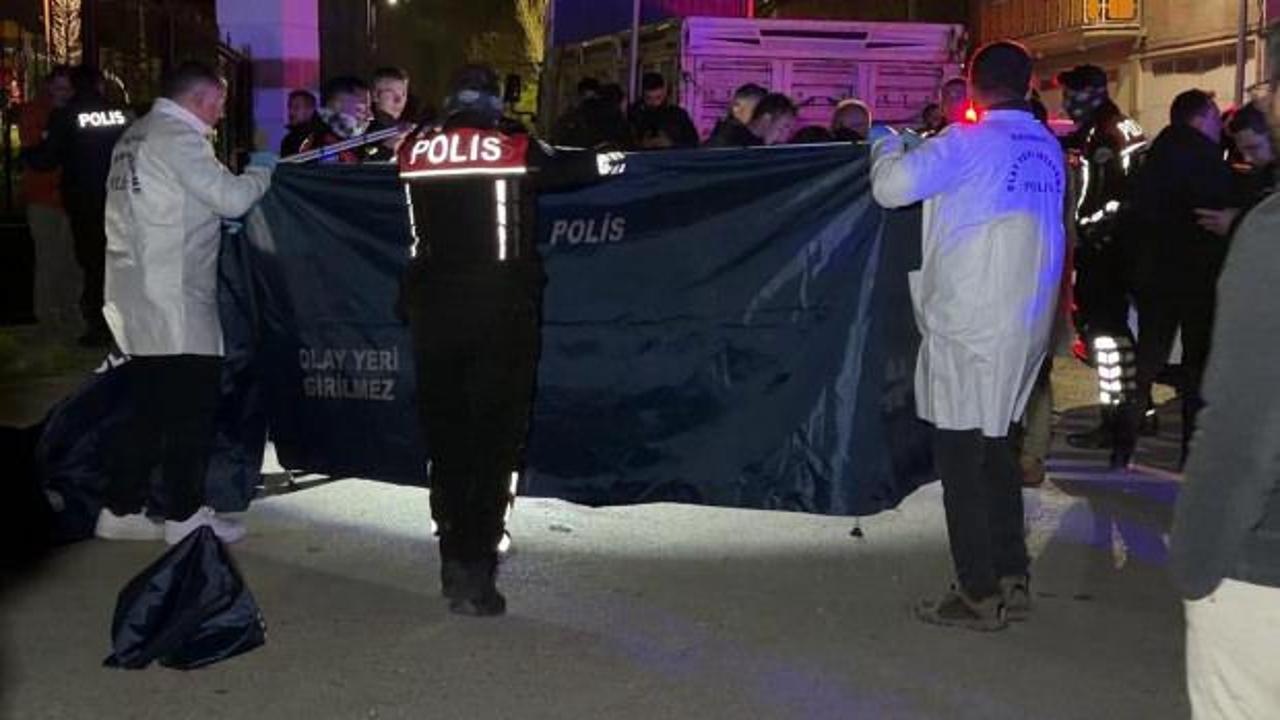 Cami &ouml;n&uuml;nde infaz! Başından vurulmuş halde &ouml;l&uuml; bulundu