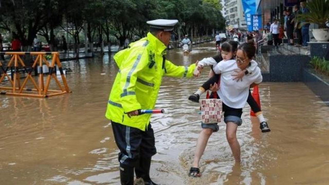 &Ccedil;in'de sel felaketi: 21 kişi yaşamını yitirdi