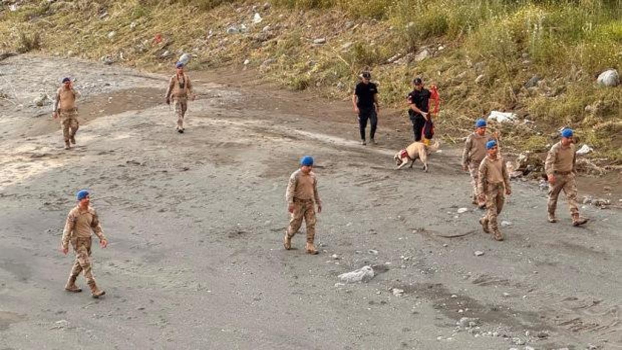 Hatay'da Sel Felaketi: 4 Kişi Hayatını Kaybetti, Musa Paşa İçin Arama Çalışmaları Devam Ediyor