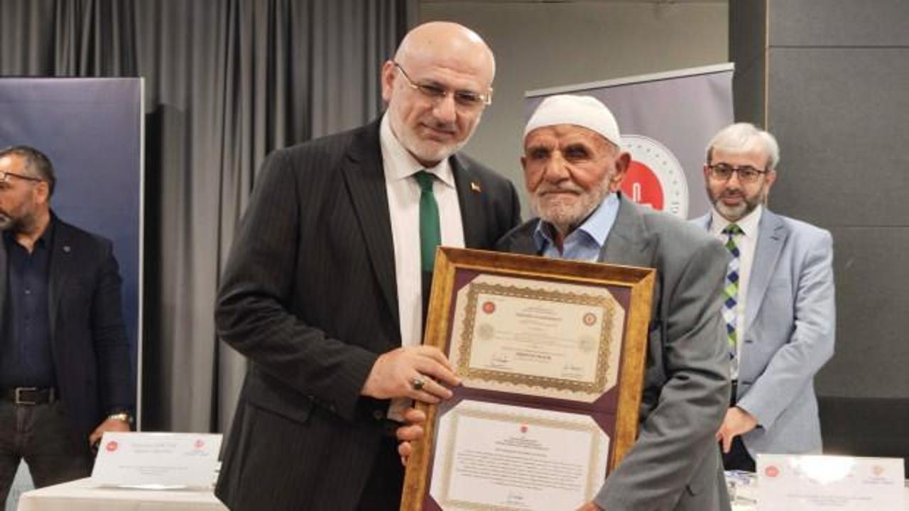 İbrahim dede 87 yaşında hafız oldu 