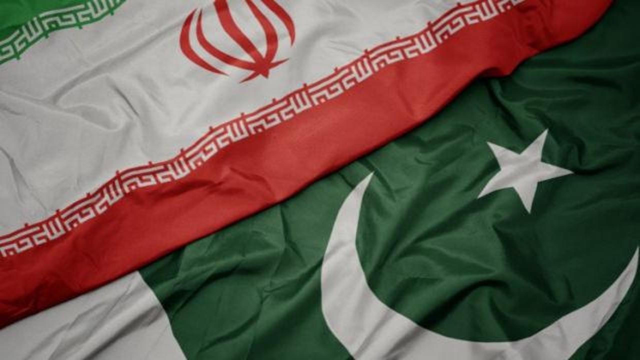 İran İ&ccedil;işleri Bakanı Pakistanlı mevkidaşıyla bir araya geldi