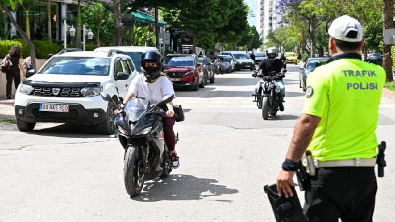 İstanbul yolunda bayram trafiği alarmı: T&uuml;m ekipler sahaya indi