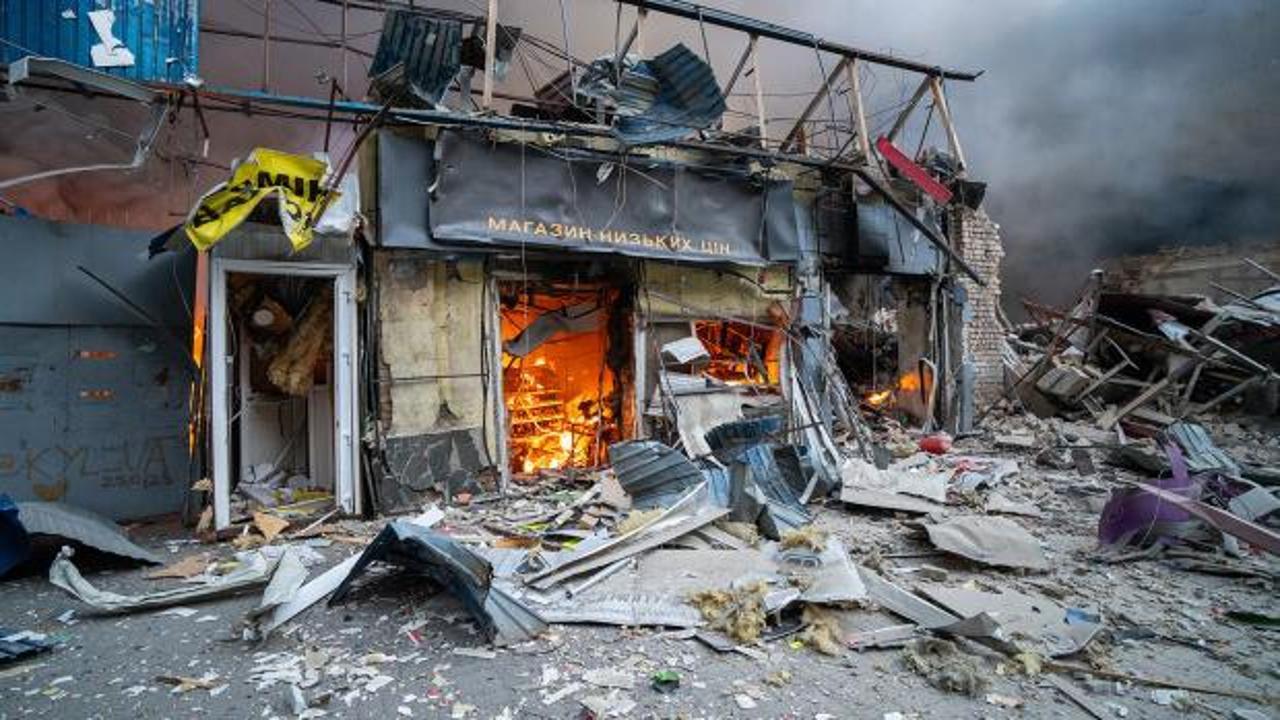 Rusya balistik f&uuml;zelerle vurdu! &Ouml;l&uuml; ve yaralılar var