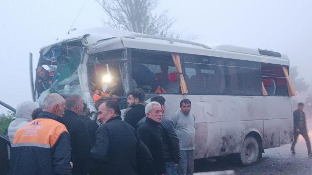 Yolcu minib&uuml;s&uuml; ile tanker &ccedil;arpıştı: Yaralılar var