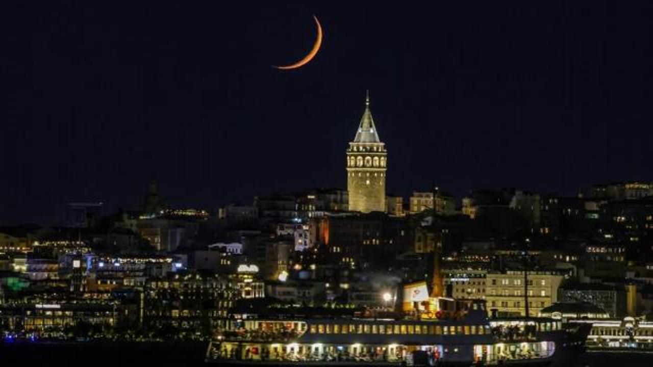 Zilhicce hilali g&ouml;r&uuml;ld&uuml;: Kurban Bayramı 27 Mayıs'ta idrak edilecek