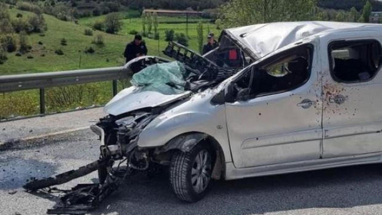 Bariyerlere &ccedil;arpan ara&ccedil;taki 6 kişi yaralandı