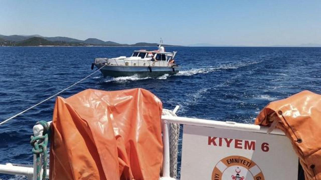 Bodrum'da korku dolu anlar: S&uuml;r&uuml;klenen tekne kurtarıldı!