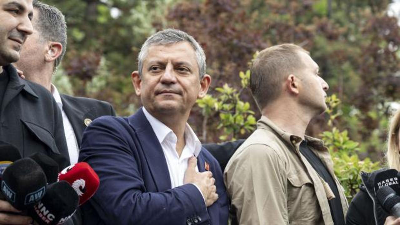 Son dakika: &Ouml;zg&uuml;r &Ouml;zel'in acı g&uuml;n&uuml;: Amcası vefat etti