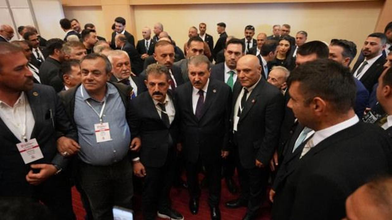 Mustafa Destici, BBP kurultayında genel başkan seçildi.