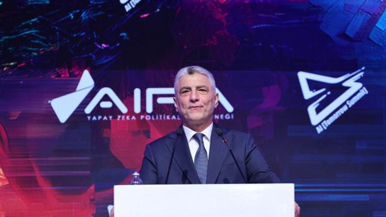 Ticaret Bakanı Ömer Bolat yapay zeka ve dış ticaret üzerine açıklamalarda bulunuyor.