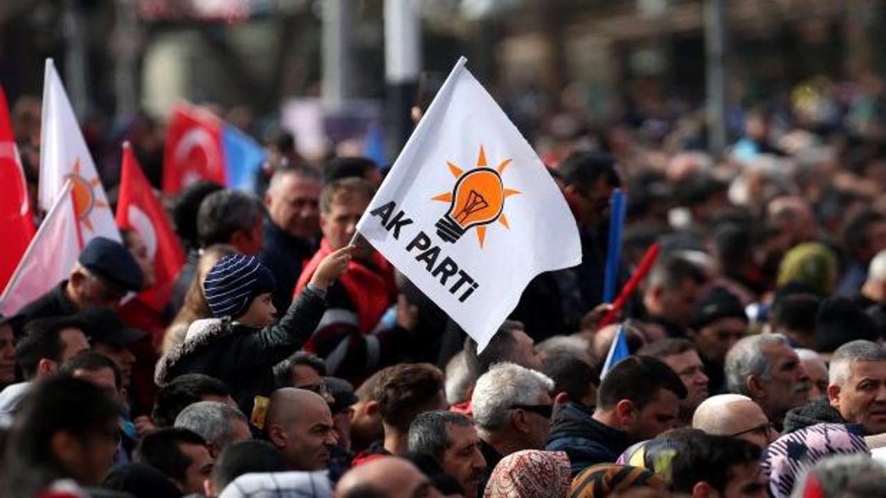 AK Parti Grup Başkanı Abdullah Güler açıklama yaparken