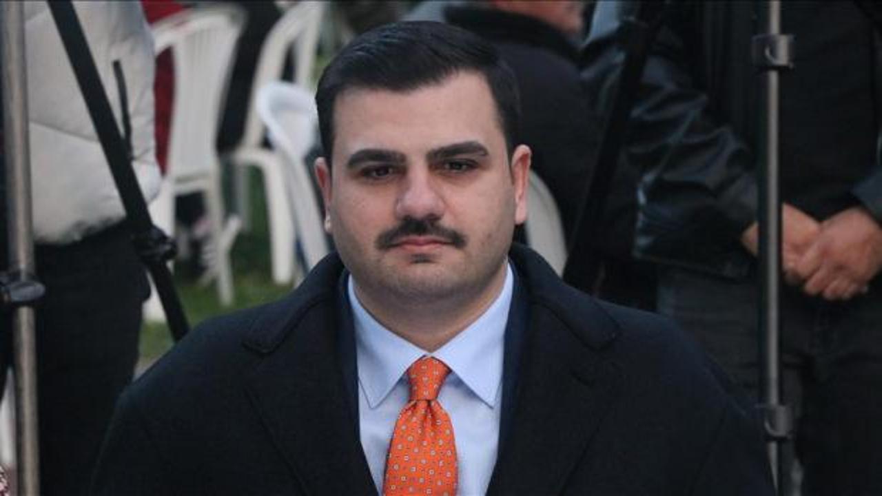 AK Parti Genel Sekreteri Eyyüp Kadir İnan konuşma yaparken