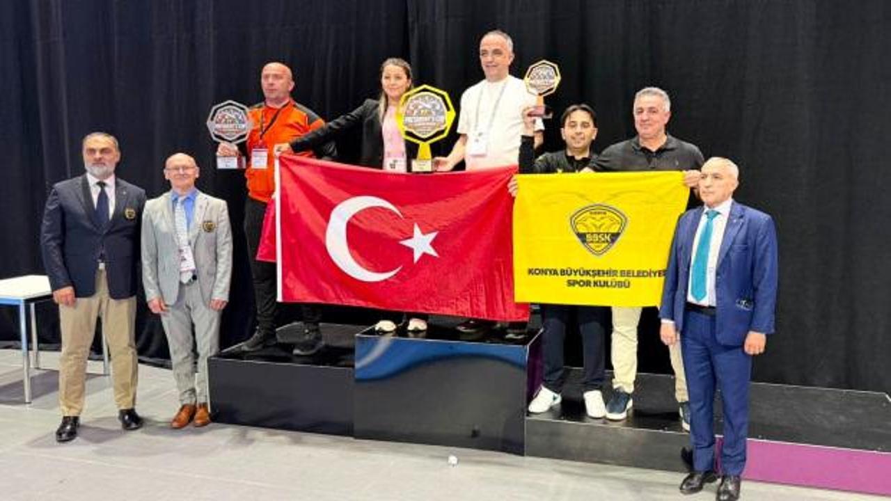 Konya Büyükşehir Belediyesporlu tekvandocular Almanya'da madalya kazanıyor