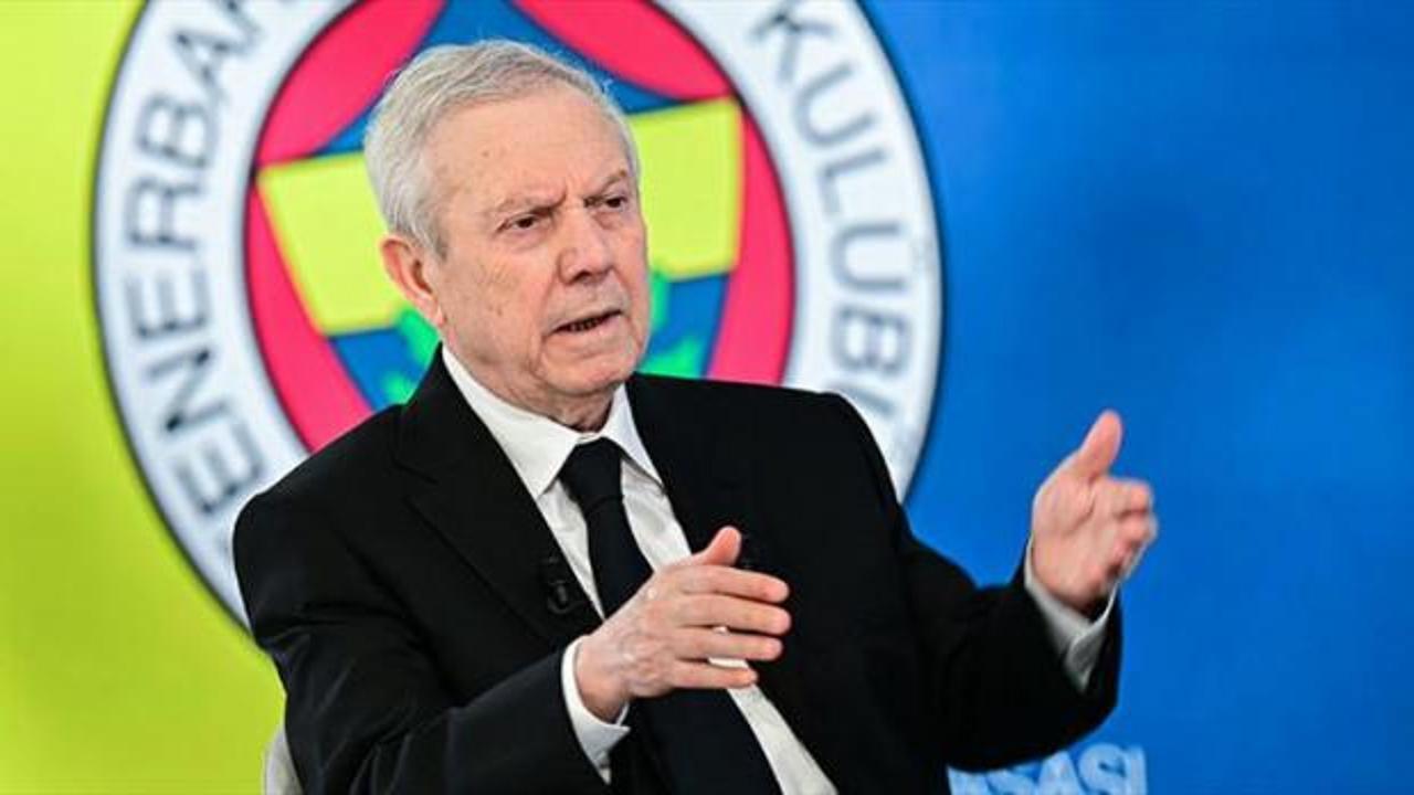 Aziz Yıldırım, Fenerbahçe başkanlık seçimiyle ilgili açıklama yapıyor.