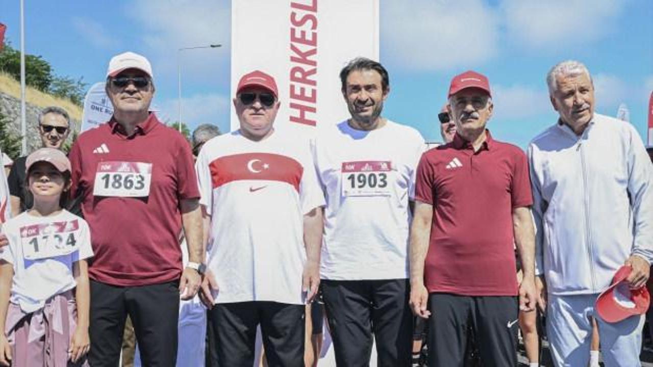 Yavuz Sultan Selim Köprüsü üzerinde düzenlenen 'One Run' yol koşusu etkinliği.