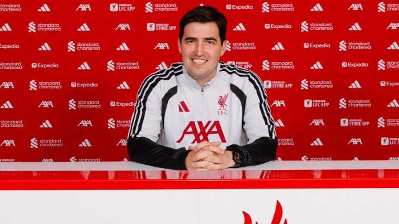 Liverpool'un yeni teknik direktörü Andoni Iraola sahada