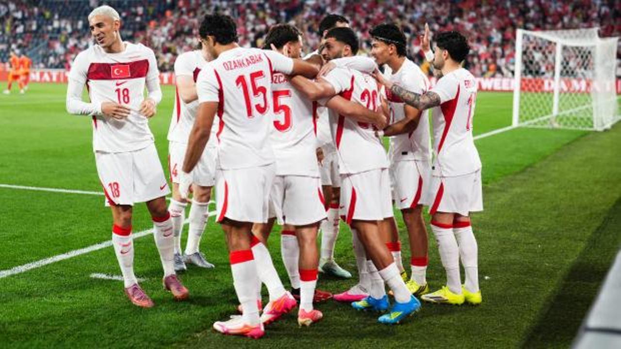 A Milli Futbol Takımı oyuncuları Kuzey Makedonya maçında sevinç yaşarken