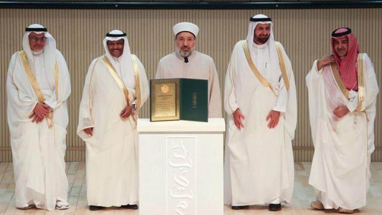 Diyanet İşleri Başkanlığı'na "En Başarılı Hac Organizasyonu" &ouml;d&uuml;l&uuml;
