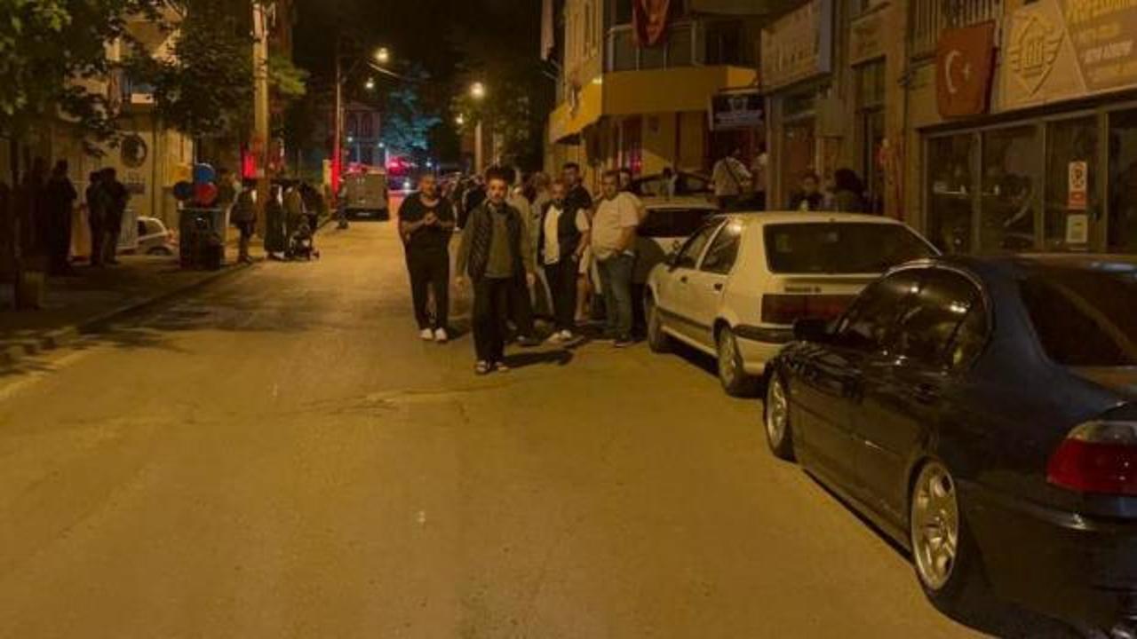 Doğal gaz kutusunu patlattı: Mahalleli sokağa d&ouml;k&uuml;ld&uuml;