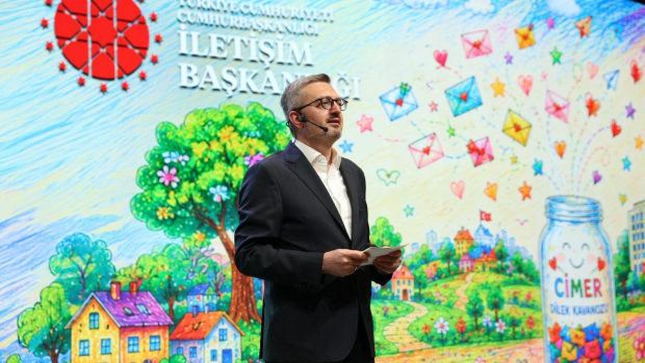 İletişim Başkanı Burhanettin Duran CİMER ödül töreninde konuşma yaparken