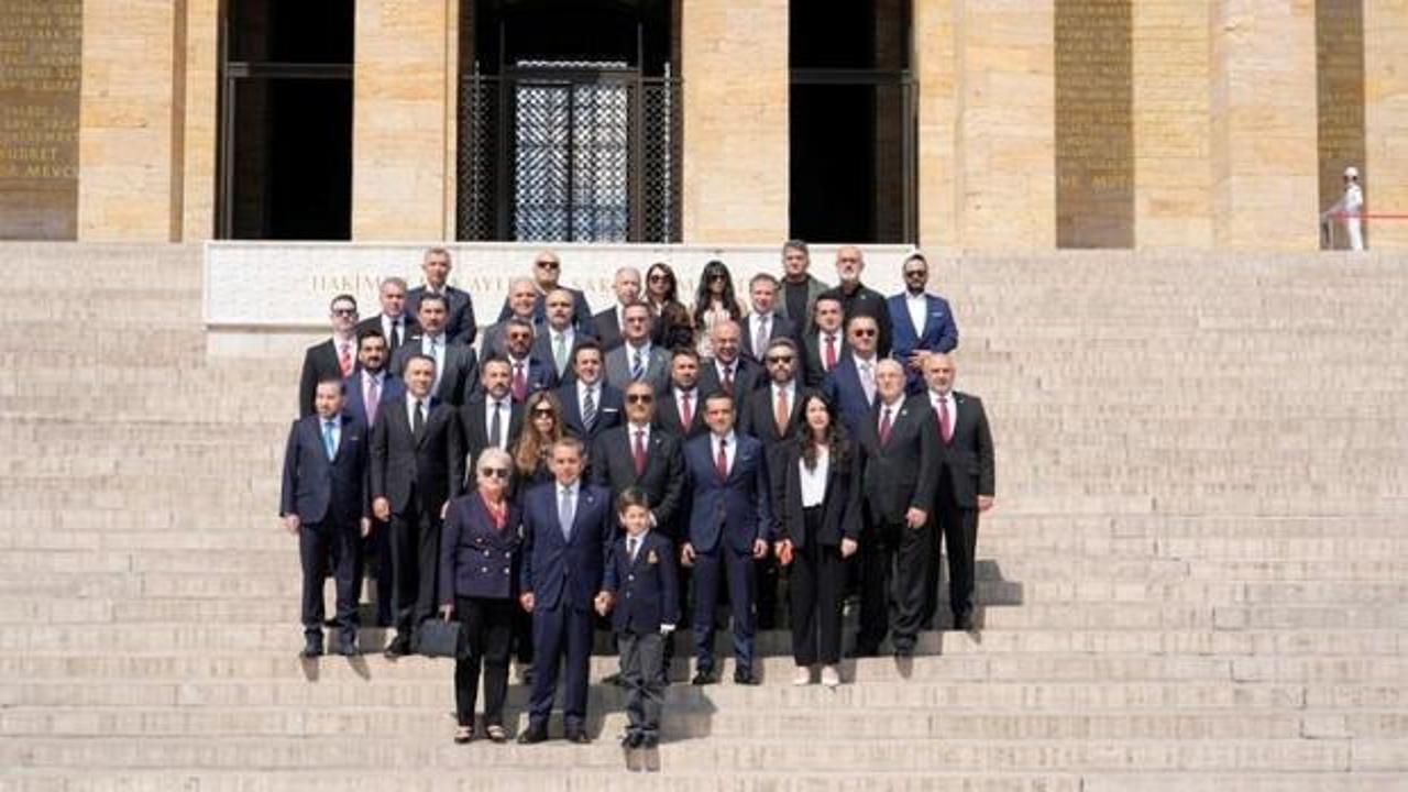 Galatasaray Başkanı Dursun Özbek ve yönetim kurulu üyeleri Anıtkabir'de