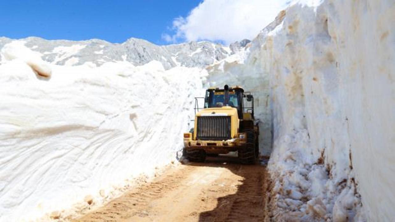 Aynı şehirde hem karla kaplı dağlar hem de masmavi deniz manzarası