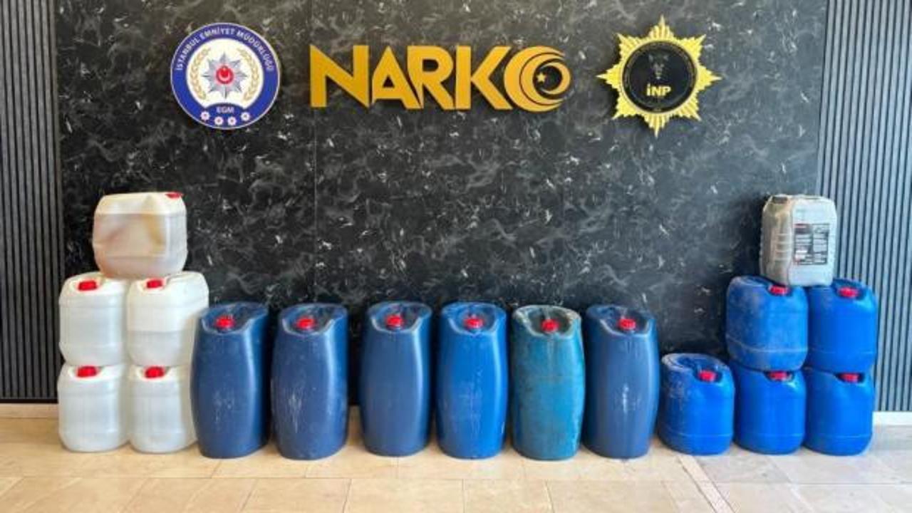 İstanbul'da polis ekiplerinin uyuşturucu operasyonunda ele geçirilen uyuşturucu maddeler.