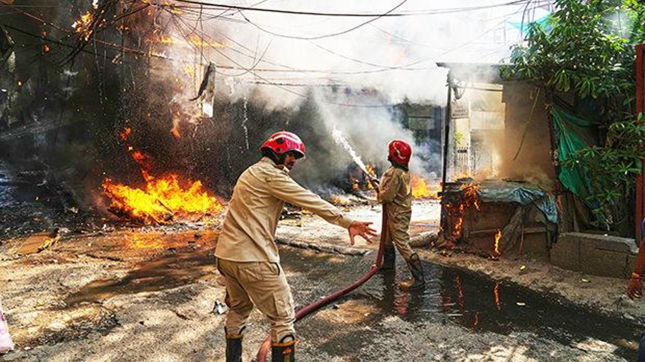 Hindistan'da otel restoranında yangın: 21 &ouml;l&uuml;