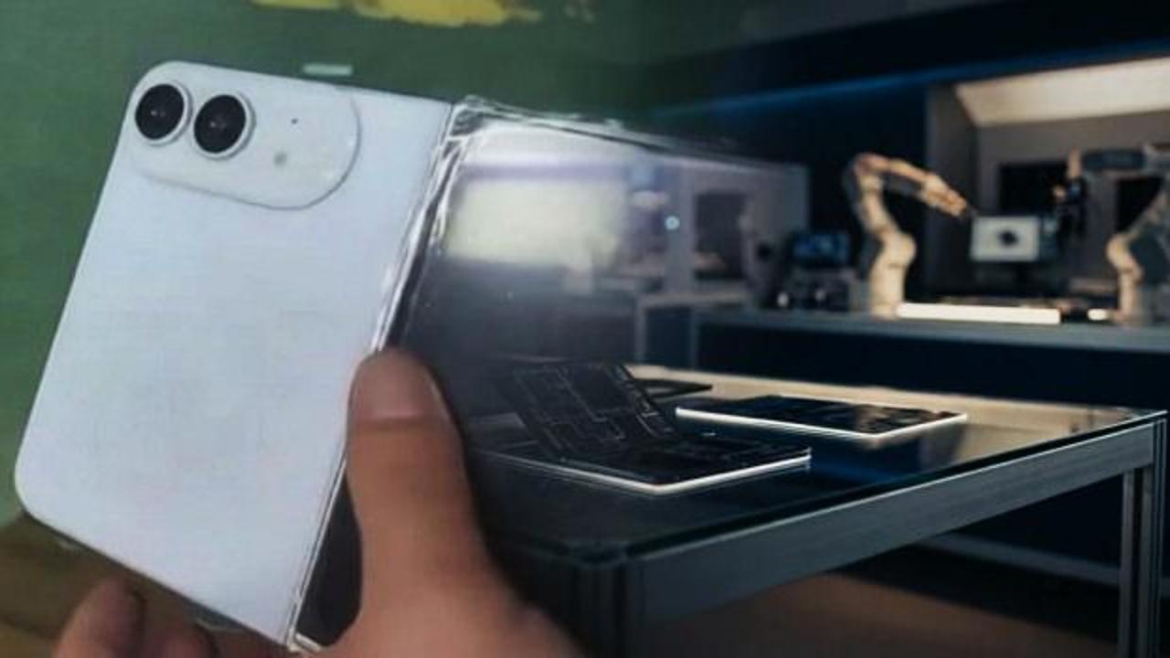 iPhone Ultra'nın ilk renk se&ccedil;eneği sızdırıldı! Apple klasik &ccedil;izgisini koruyor