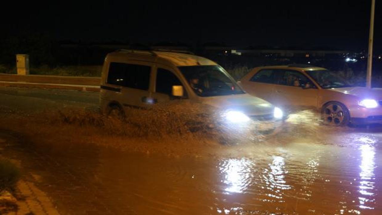 Konya&rsquo;da sağanak felakete d&ouml;n&uuml;şt&uuml;: Bazı evler ve ara&ccedil;lar sel altında kaldı