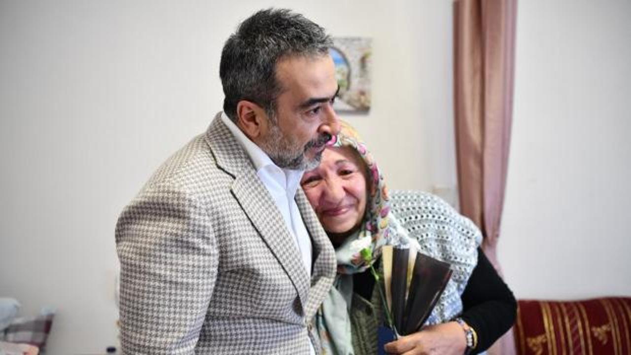 &Ouml;zcan'dan yaşlılara anlamlı ziyaret: B&uuml;y&uuml;klerimiz baş tacımız