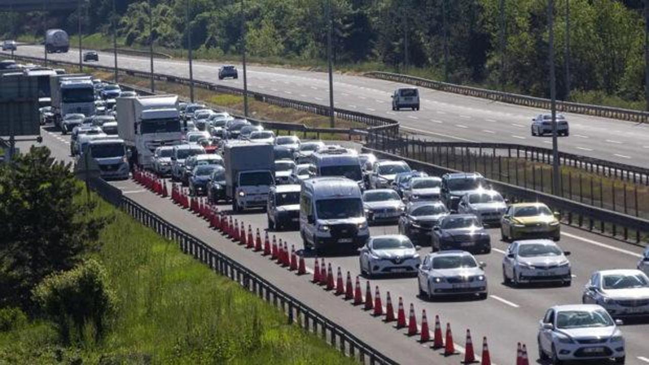TEM Otoyolu'nu kullanacaklar dikkat! İstanbul y&ouml;n&uuml; trafiğe kapatıldı