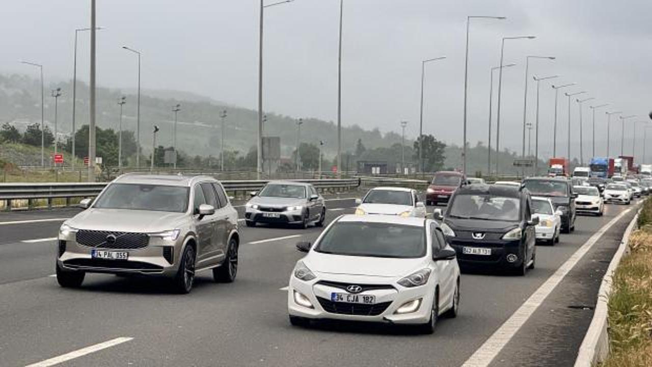 TEM Otoyolu'nu kullanacaklar dikkat! İstanbul y&ouml;n&uuml; trafiğe kapatılıyor