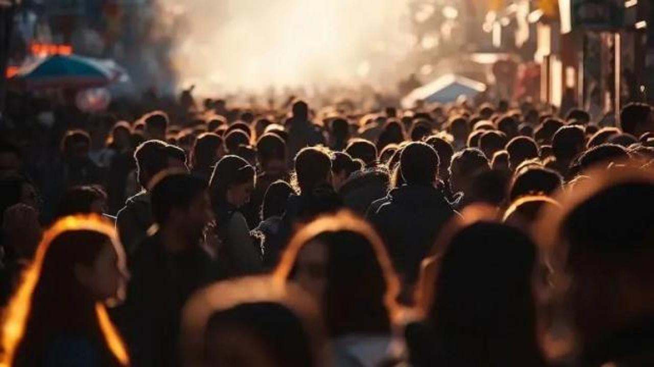 Türkiye nüfus yoğunluğu haritası ve şehirlerin güncel nüfus değişimini temsil eden grafik